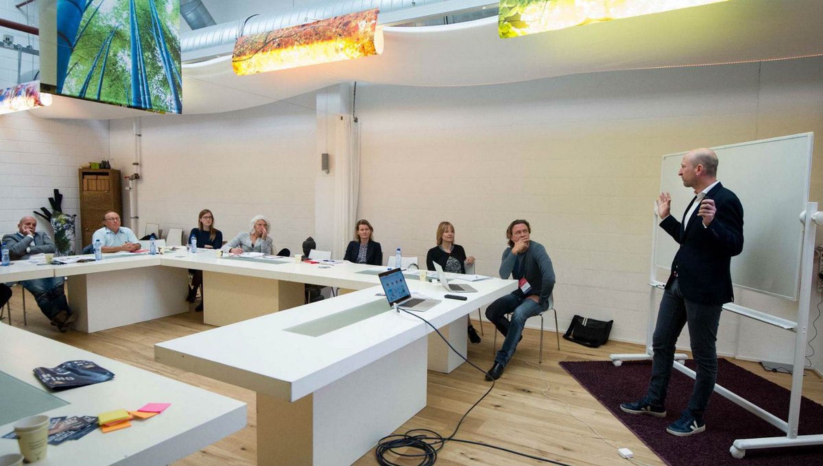 Iamsterdam's tweet photo. #GenerousMinds, @ImpactHubAMS and @AmsterdamImpact have launched the Integrated Capital Network, a growing group of impact-driven financiers who help support #impact entrepreneurs with #funding and expertise to grow their business and social impact: https://t.co/sBEHuIbWbe https://t.co/GMILUG6JEh