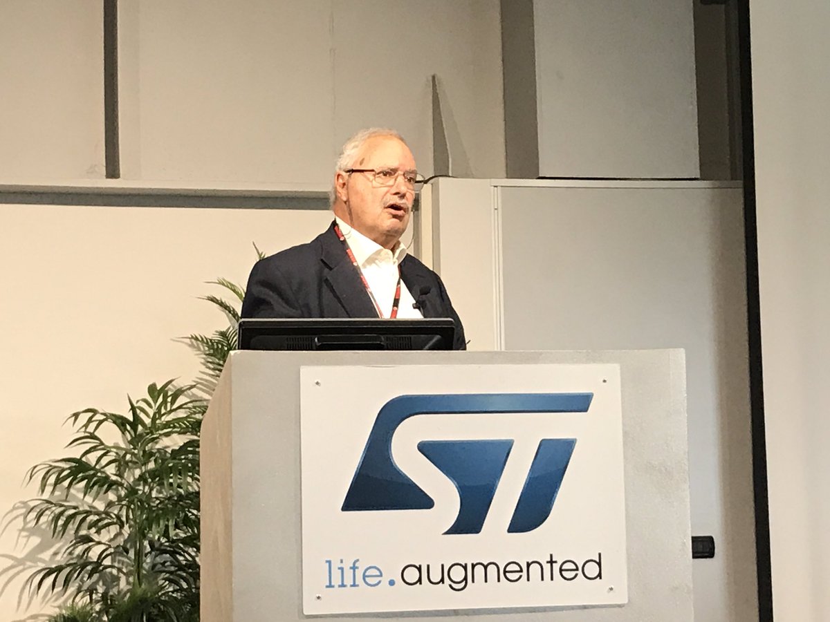 È il momento del grafene al convegno ESD: il prof. G. Coletti di Unige parla delle normative tecniche per la caratterizzazione del grafene. #grafene <a href="/UniGenova/">Università di Genova</a>