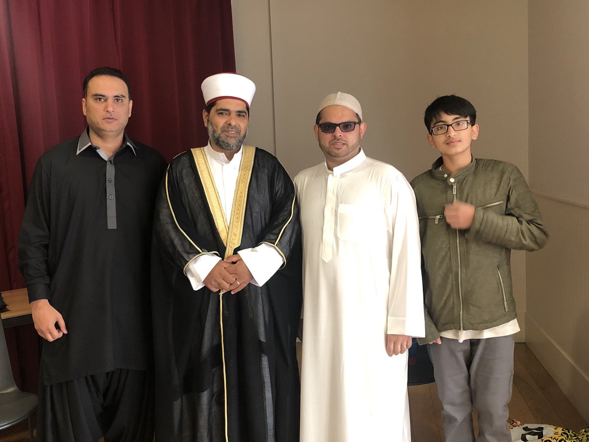 WaseemZaffar's tweet image. Had the privilege of reading Eid-Ul-Fitr namaz at the home of my beloved @AVFCOfficial. Thank you to @ShaykhAslam and his team for organising a fantastic #EidFest and giving me the honour of being introduced to the Imam of Masjid al- Aqsa. 
#EidMubarak