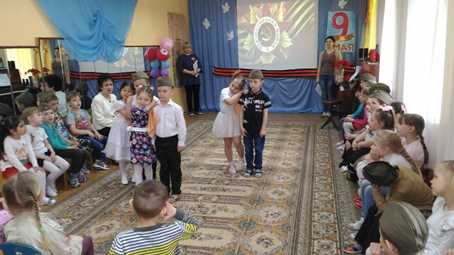 MDOY79_'s tweet photo. 8 мая в учебном корпусе № 4 прошел вечер развлечения «Великий День Победы».
Воспитанники пели песни, посвященные тем героическим событиям, читали стихи, танцевали. СПАСИБО ЗА ПОБЕДУ, МИР,СЧАСТЛИВОЕ ДЕТСТВО! https://t.co/KfFkxMo9K9