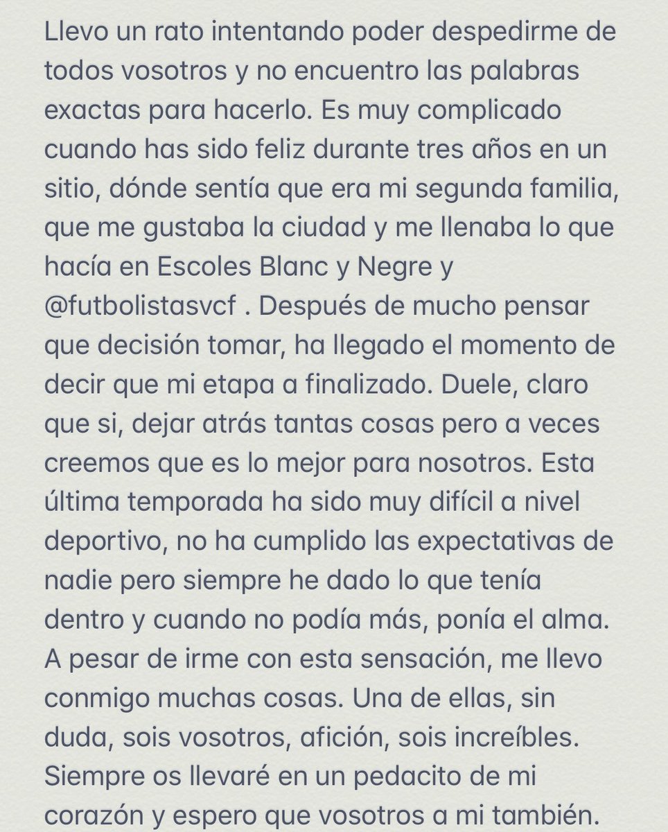 DeboraGarcia_17's tweet photo. ¡Os deseo lo mejor valencianistas, siempre estaréis en mi equipo y ojalá que yo en el vuestro! #AmuntSempre🦇🧡🖤 
#DG1️⃣7️⃣🚀⚽️ https://t.co/gCWMBf7d1Z