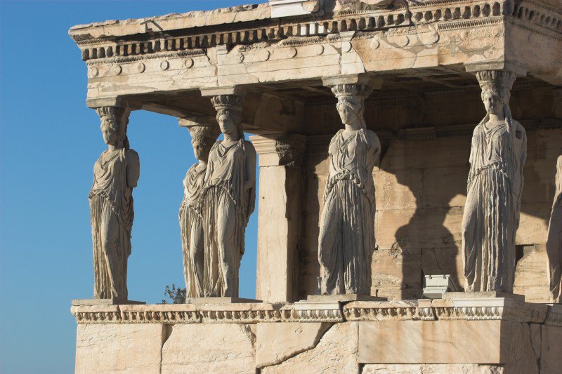 The Caryatid of the Erechtheion 
aroundworldmy.blogspot.com/2018/05/the-ca…