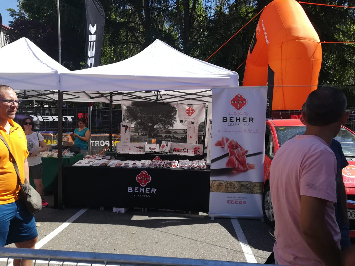 jamonBEHER's tweet photo. El pasado 2 de junio tuvimos el placer de estar presentes en la:
😊 VI Marcha #Bedelalsa Sierra de #Béjar, ofreciendo lo mejor que tenemos, mucho cariño junto al mejor #jamónibérico del mundo.
#bedelalsa2019 https://t.co/GJbcCDbbHw