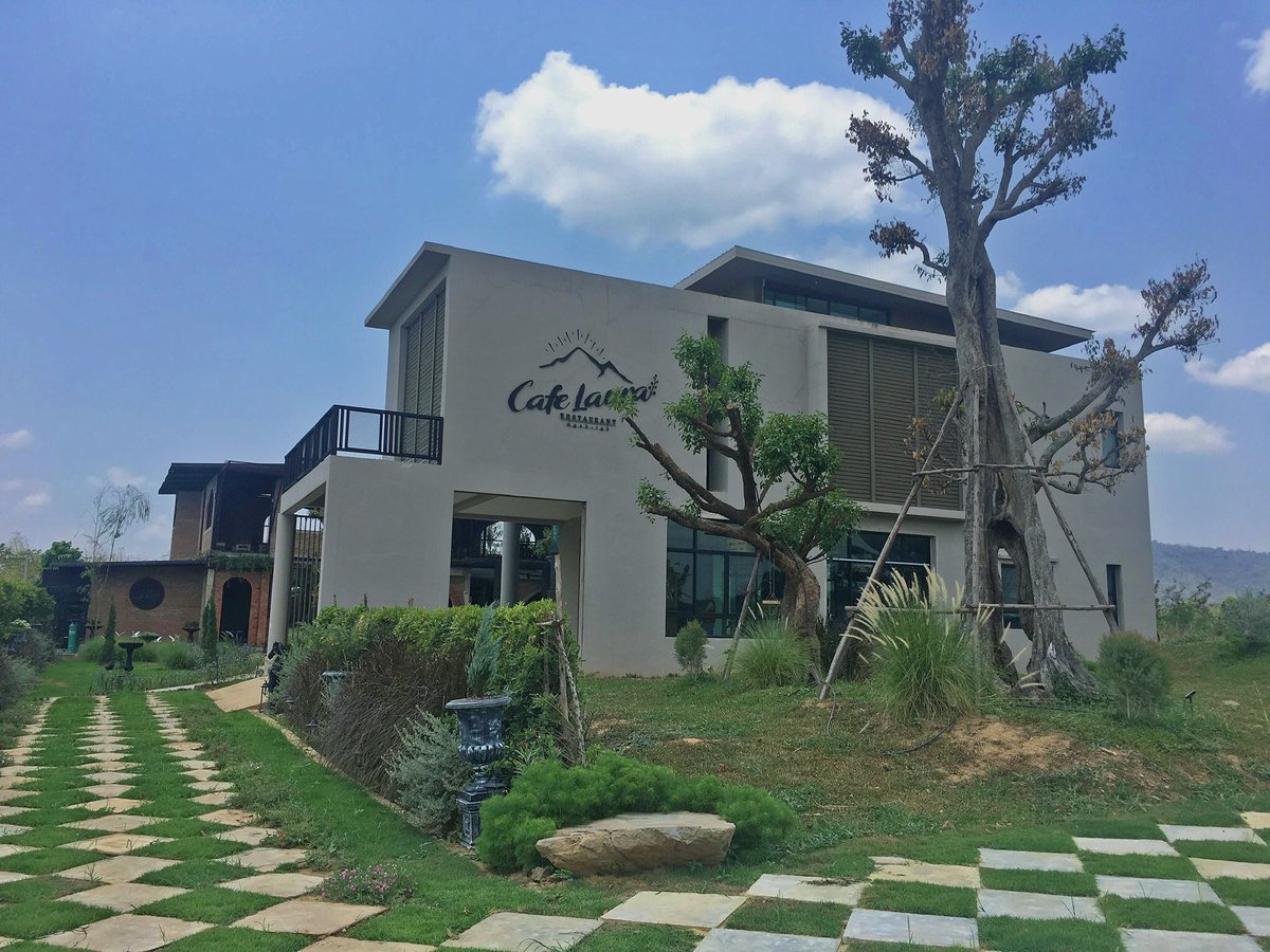 alonsass's tweet photo. 🌤Cafe Laura bar &amp; restaurant🍃
...จุดชมวิวพระอาท��ตย์ลับขอบฟ้าที่สวยที่สุด

💥จ-ศ   เวลา 9.30 - 21.30 น.
💥ส-อ.  เวลา 8.30 - 21:30 น.

พิกัดร้าน📍📍
14°40'16.3"N 101°11'11.2"E
ตำบล มวกเหล็ก อำเภอ มวกเหล็ก สระบุรี
https://t.co/rcZ7bGLmhr
#หมูใหม่ตามรีวิว🐷
#aroii 
#คาเฟ่เขาใหญ่ https://t.co/jRRGw7hdxt