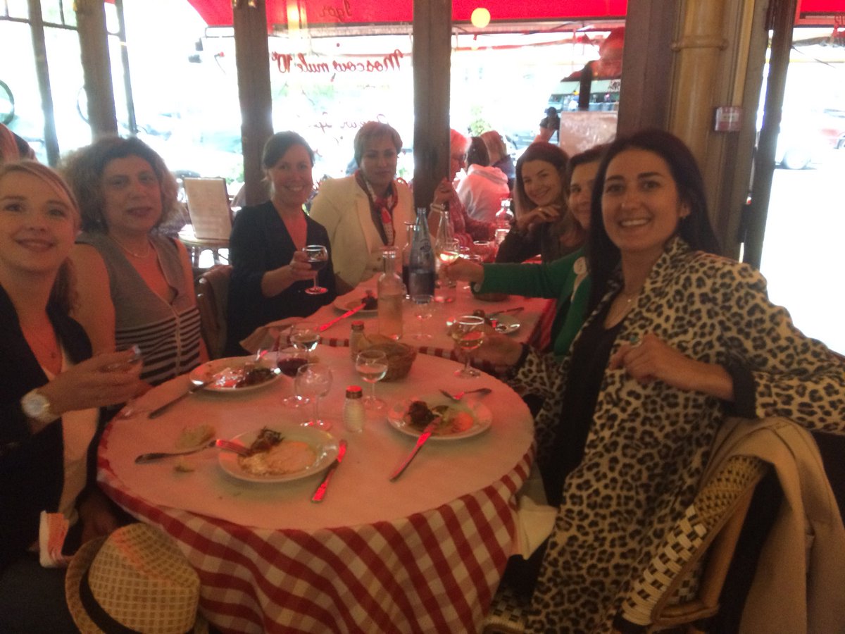 DBrosses's tweet photo. @ConnectHers réunit les femmes entrepreneures à @rolandgarros et Strasbourg, Nantes, Toulouse , Lyon commencent à networker ! @FCE_Pdl @BougeTaBoite @mccapobianco https://t.co/5d0RSIcPtf