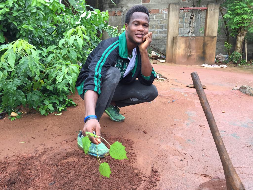 Glory_Imarath's tweet photo. #EducEnvir
#OngSanus
#SanusOng
#BeatAirPollution
#WED2019
#UsEmbassyCotonou
#ConnaisTonMilieuDeVie

@OngSanus 
@AGANDANNadge 
@copajeaf https://t.co/UYpCjMi7J6