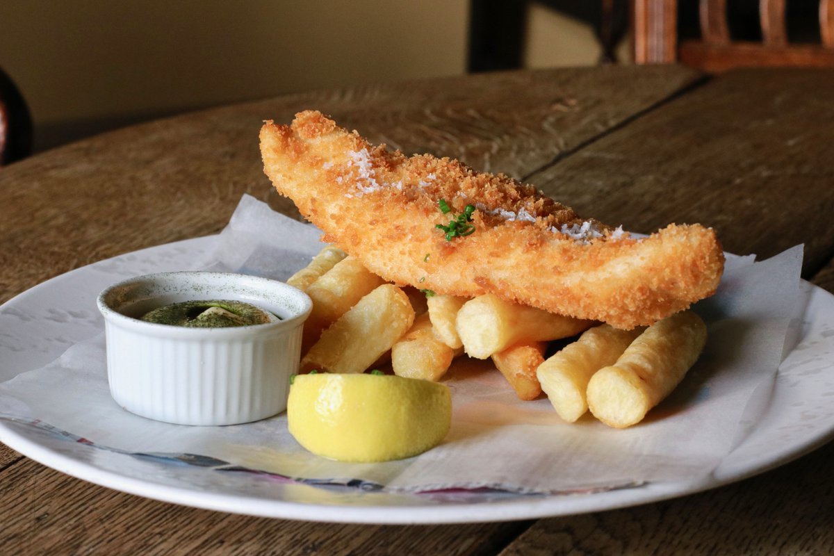 Wiswellman's tweet photo. Last call out for tonight's Chippy Tea! If you're a fan of fish and chips, come down and enjoy a three course old school pub meal with us :) #chippytea #fishandchips #pubtea https://t.co/cKrox4UOLc
