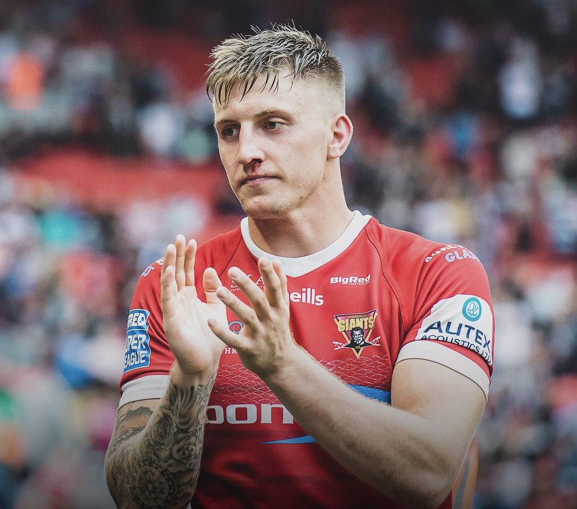 Leeds Rhinos have signed Alex Mellor from Huddersfield on a three-year deal starting next season.

#rugbyleague