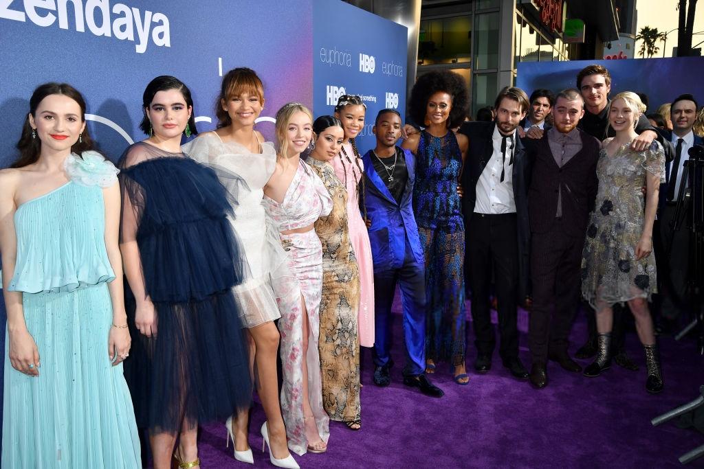 SydneySweeneyIT's tweet photo. #NEW Sydney Sweeney arrives at the LA Premiere Of HBO's "Euphoria" at The Cinerama Dome on June 4, 2019 in Los Angeles, California.

@sydney_sweeney #EmalineAddario #EverythingSucks #EdenSpencer #TheHandmaidsTale #Euphoria #Cassie https://t.co/5ozkFgSlwd