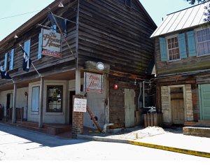 Trip Down Historic Savannah Georgia 
aroundworldmy.blogspot.com/2019/05/trip-d…