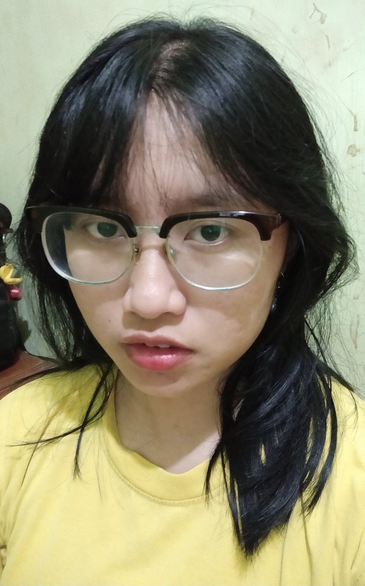 nikelyzed's tweet photo. My hair reaching the awkward length again orzz #delater https://t.co/CAFuwUKO2O