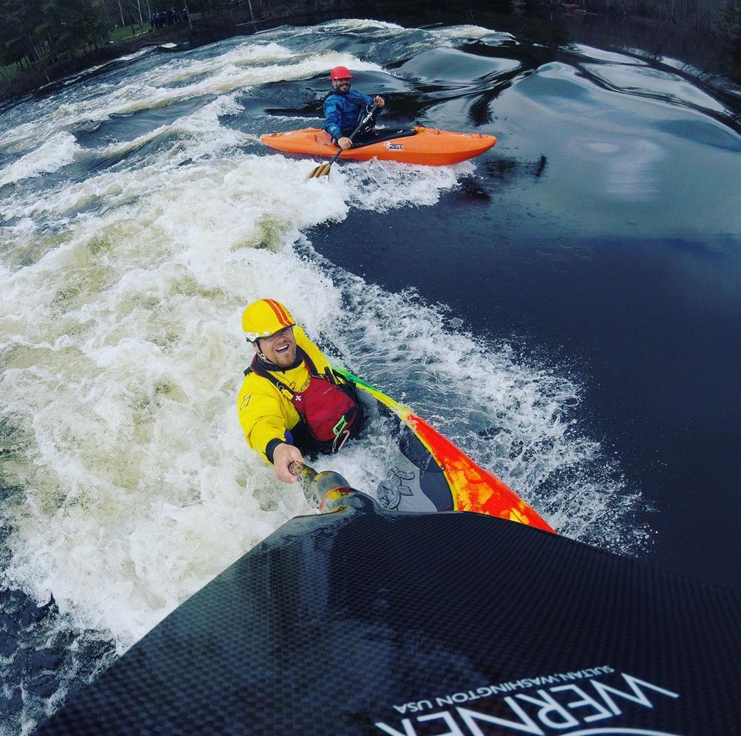 Level_Six's tweet photo. Surfing is always better with friends. 🏄‍♂️🏄‍♂️

📸@wavckr

#wepaddle #paddleforever #levelsixba #whitewaterkayaking #kayak #gopro https://t.co/NgfjQ7VHfF