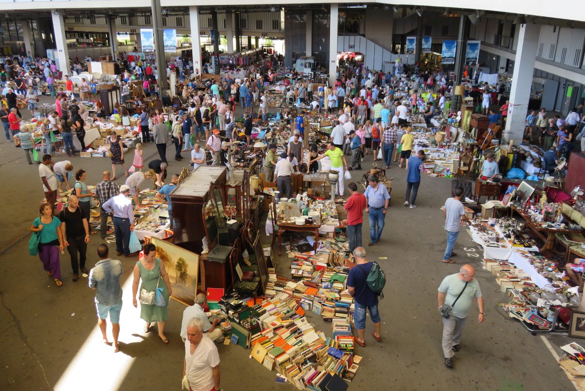 MercatsBCN's tweet photo. Al mercat també hi pots trobar...de tot! Descobreix els @EncantsBCN i troba allò que volies. https://t.co/4TsQ2SzWxf