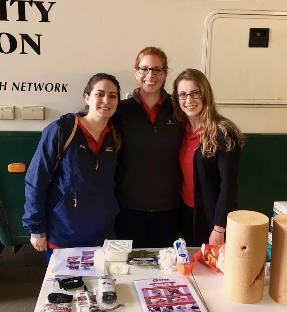 unetweets's tweet photo. Our pharmacy students recently partnered with students from @UNE_OSTEOPATHIC to provide community health screenings and participate in other local service activities. ๐ทcred: https://t.co/OZT6qQfNMX #UNE #UNEServes #PharmacySchool #Interprofessional #RuralHealth @UNEIPE https://t.co/7b1glPeuUc