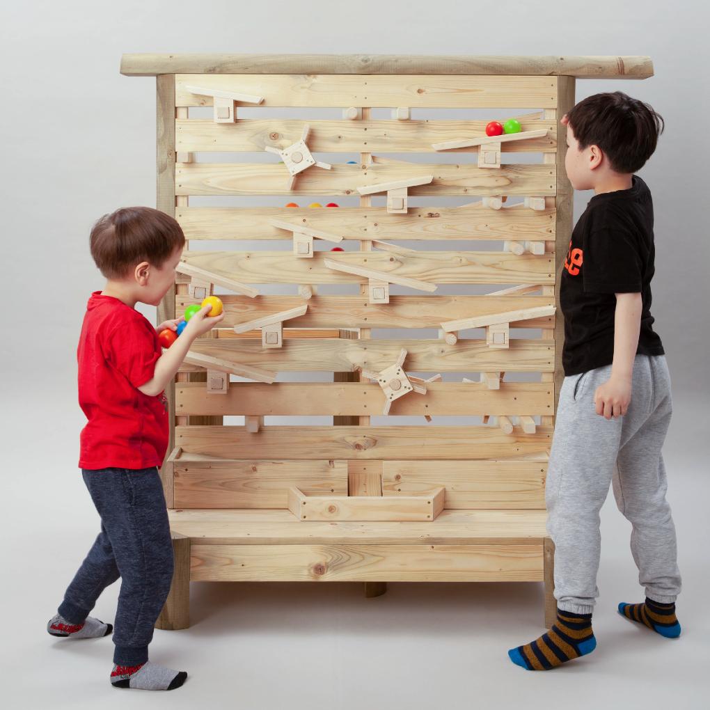 madeinbrunel's tweet photo. The inner child within us all loves John's Major project! The Ball Fall Wall is an outdoor toy designed to engage children with the concepts of gravity through exploratory and problem-solving play. Want to know more? Come to the @OxoTowerWharf from 13th-16th June to check it out. https://t.co/wxZQbNRbtS