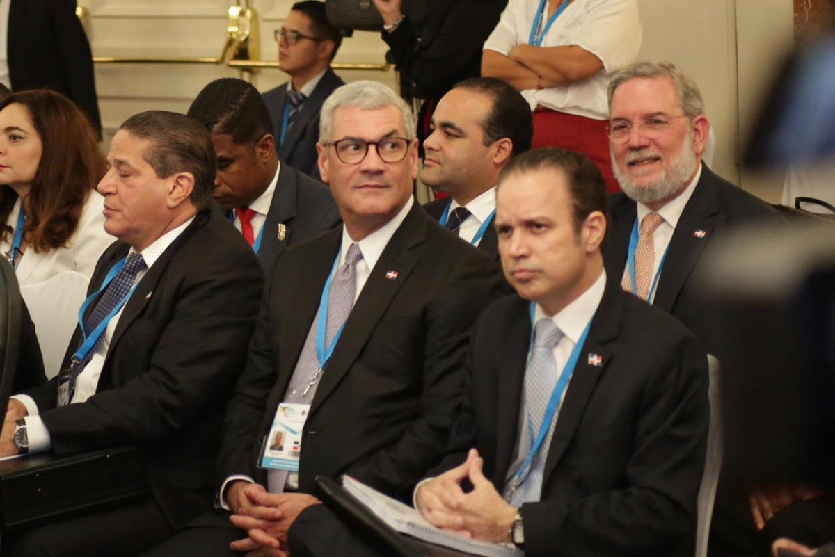 Inicia la reunión de la #CumbreSICAGuatemala.

Presidente <a href="/DaniloMedina/">Danilo Medina</a> participa en la apertura encabezada por el presidente <a href="/jimmymoralesgt/">Jimmy</a>. #RegiónDeOportunidades <a href="/grisantycosme/">Leonardo Grisanty Cosme</a> <a href="/RodrigMarchena/">Rodríguez-Marchena</a> @jessesa02025921