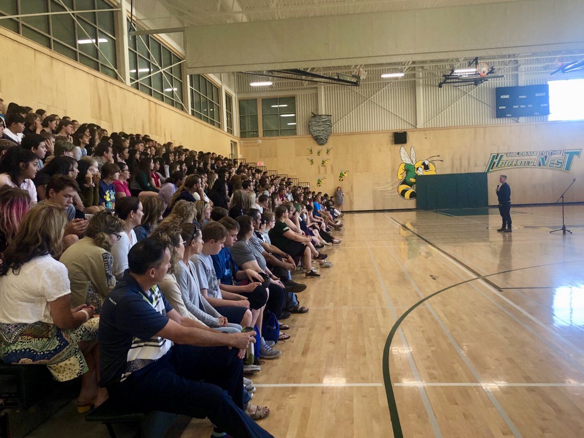A full house and an engaged audience at SOSS yesterday while listening to the stories and life lessons of ⁦<a href="/ivancoyote/">Ivan Coyote</a>⁩. ⁦⁦#mtoneatto #SOSSLearns #TaylorBaptiste4