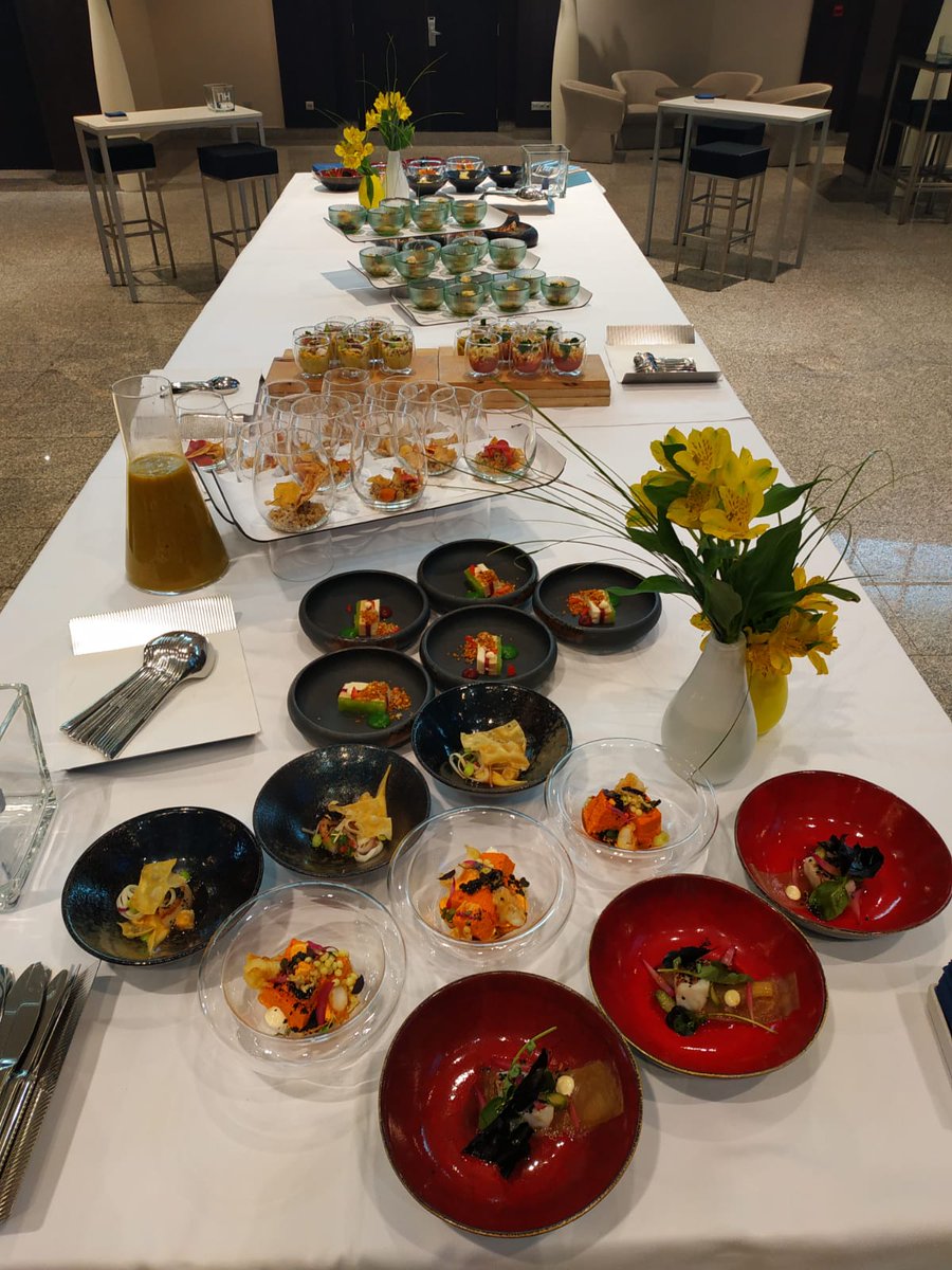 NH_IrunaPark's tweet photo. 🍽️ FINGER BUFFET...
¡Sorprendentes delicatessen a tu alcance! 😋
🔝 Entrantes, tapas calientes, sándwiches, postre...
¿Donde❔❓
🏨 @NH_IrunaPark
@nhhotelses @nhhotelgroup @NHMeetings @VisitPamplona #FingerBuffet #Pampona #Navarra https://t.co/WhrpINWmei