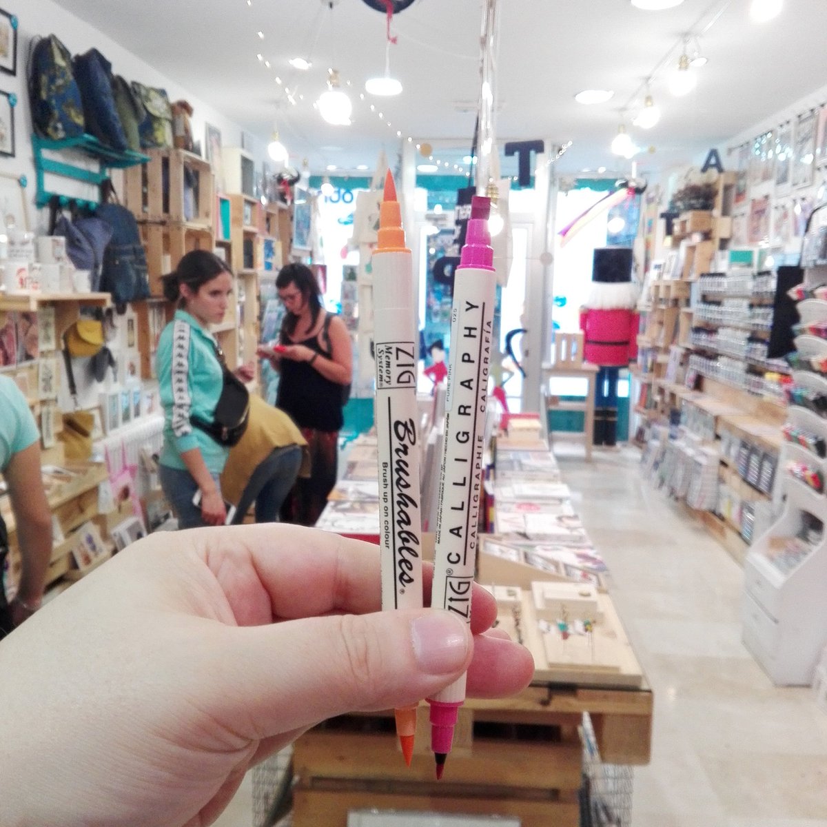 MadrigueraShop's tweet photo. Quedan muy pocos #Brushables y #Calligraphy ...los tenemos a 1€!!!!!
En #LaMadriguera https://t.co/wl7A9TL0dZ