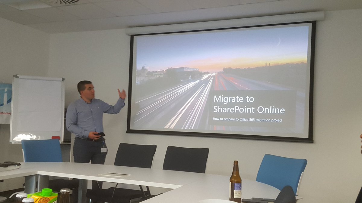 2nd #Microsoft365 Krakow group meeting. Szymon Bochniak talking about #SharePoint migration to #Office365
