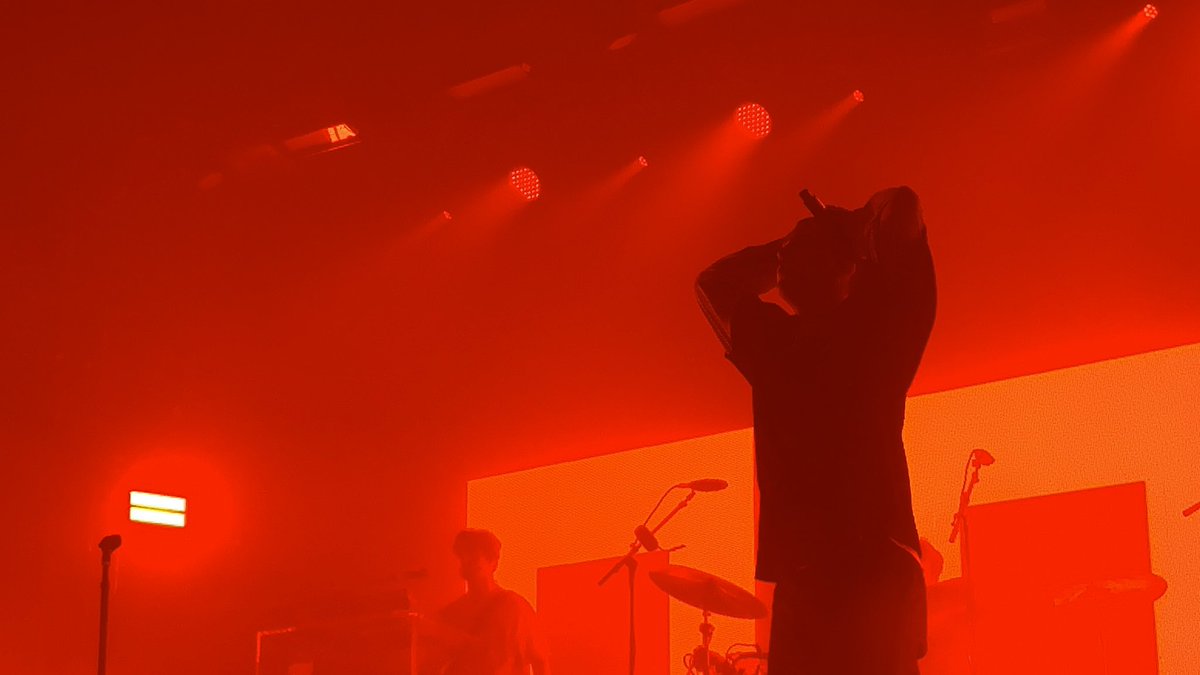 The most aesthetically beautiful song and person. thank you for a wonderful night 🧡