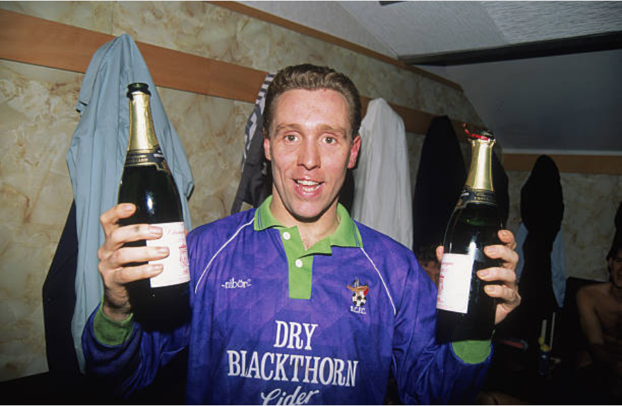 OSIBPODMAG's tweet photo. 'A Cider With: Brian Tinnion' is now out! A great chat with a true City legend. @Tinnion_brian talks us through the managers he played under, his time in Spain and why we should all be very excited about the future of our club.

Listen via any podcast app, just search for us! https://t.co/kU281fPlTT
