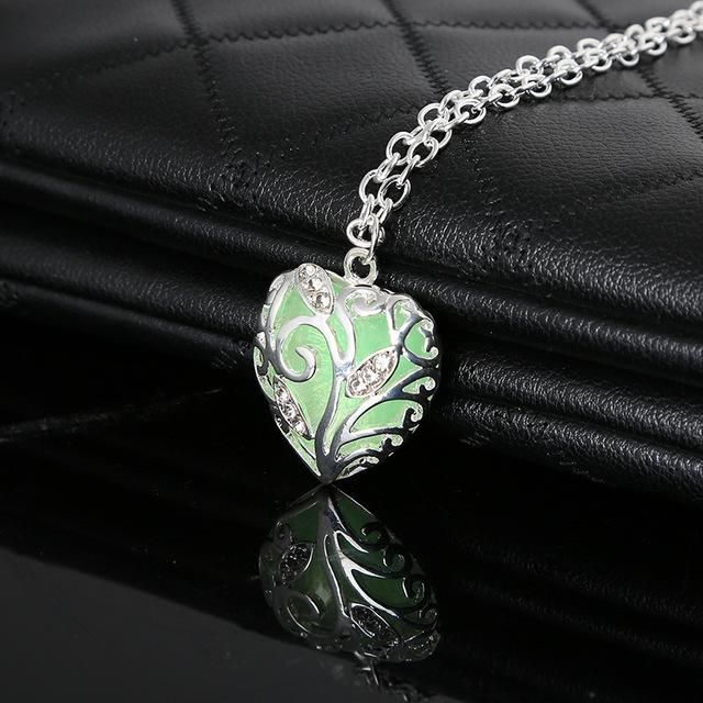 styIeonstreet's tweet photo. New Fashion Trendy Fluorescent Bracelets &amp; Bangles Heart Star Shape Bracelets #GlowInTheDark https://t.co/Pcw4ZLswel https://t.co/qDQVHDH8vM