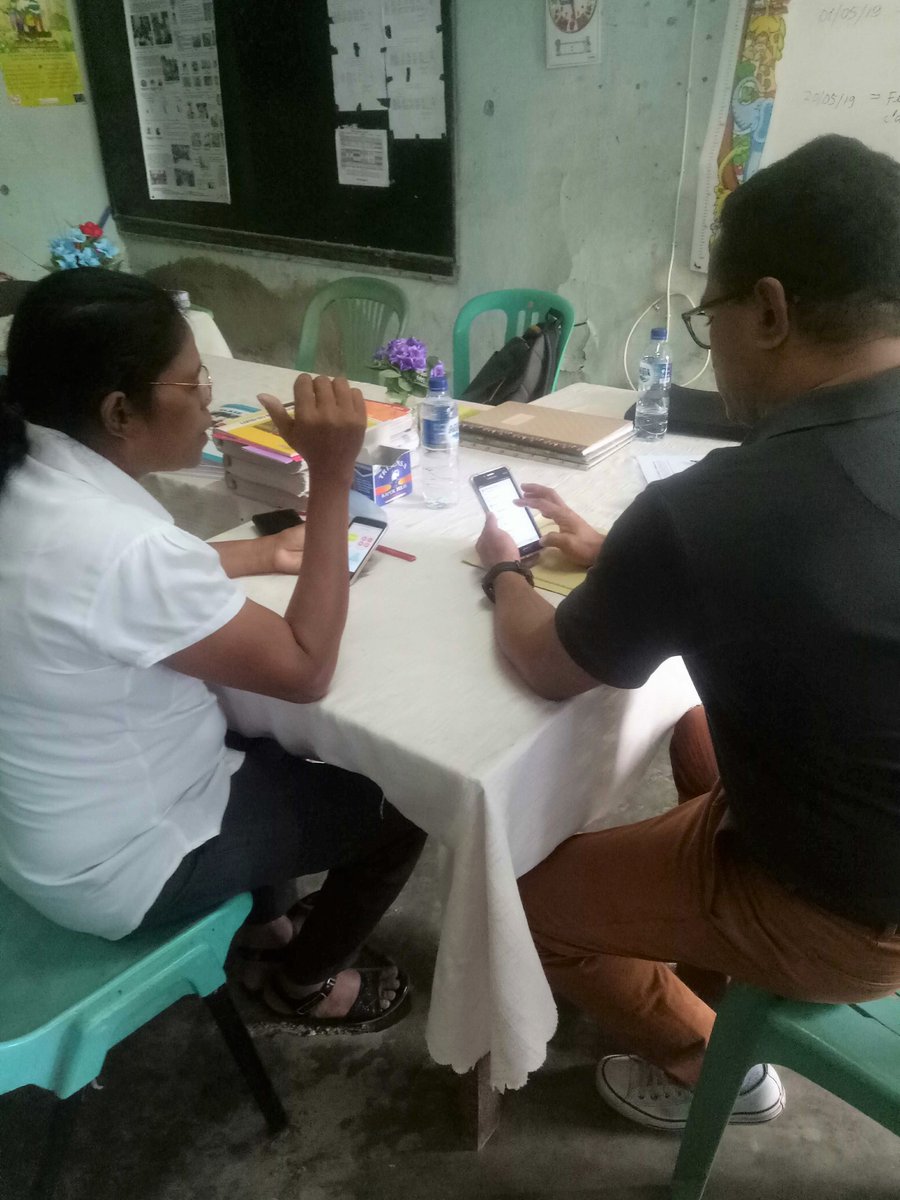 CatalpaDev's tweet photo. The #Matenek pilot is well underway, assisting teachers to prepare for their school day. For some teachers, it's a relief having lesson plans, videos & flashcards in one place in the app 📱 Pleased to make it easier for them to teach the next gen! #edtech @dfat_iXc #AustralianAid https://t.co/VDaZDv1KEx