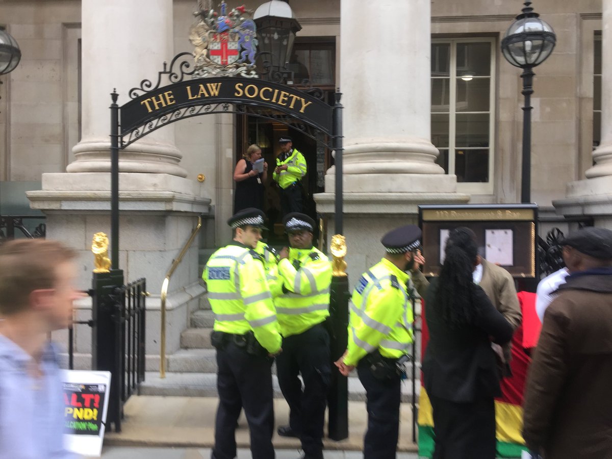 henryhendron's tweet photo. Trouble with law ! https://t.co/ssT28BmMLq