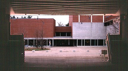 fraisku's tweet photo. #MiercolesEnladrillado
#interores
‘Davis Museum
and Cultural Center
Wellesley College’ ,1993
de
#RafaelMoneo (1937) https://t.co/zs7cYETYS7