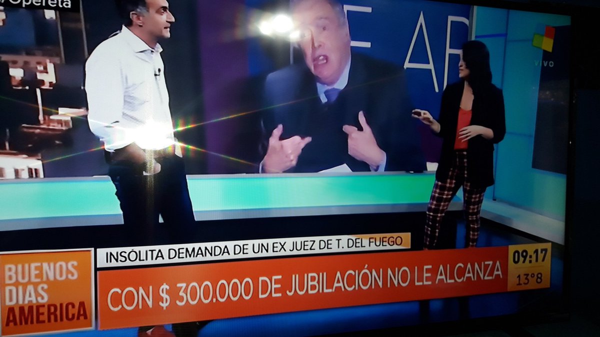 GracielaPera4's tweet photo. Con sólo 5 años de aporte. Y bueh... @BetsRiva @MariaElenaCabaF @maruchicris @HeHectorblasi @silviaplager @JuliaElenaMARQ1 @daniroggero @LariSerrano https://t.co/d04hC9QHN1