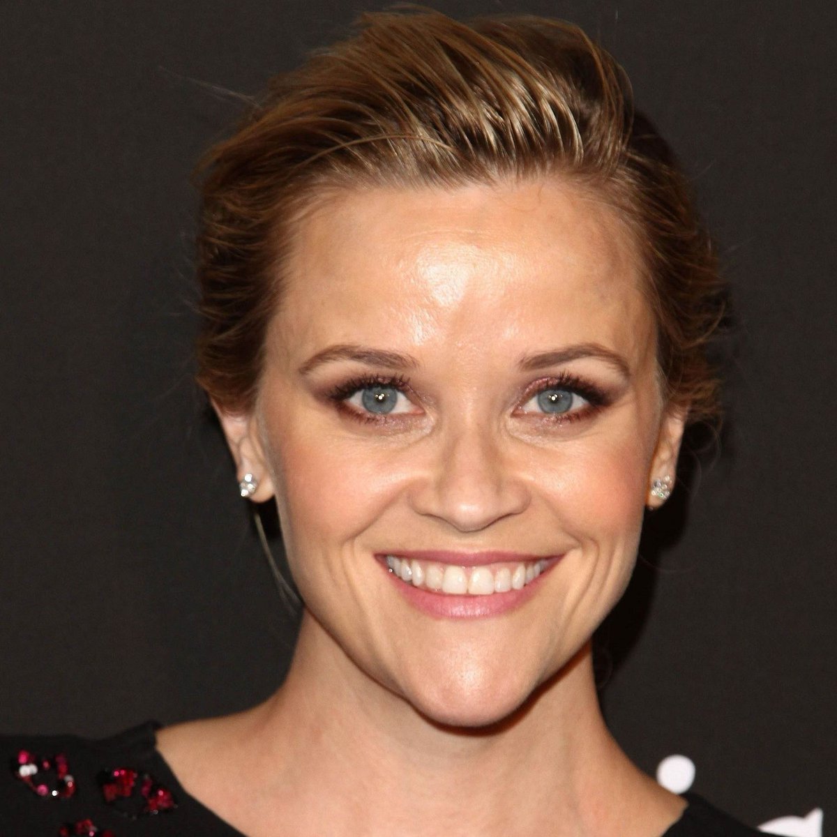 ELLEfrance's tweet photo. Reese Witherspoon renversante avec sa nouvelle coupe au carré https://t.co/6AEUTatyiV https://t.co/5HIlPnGKEY