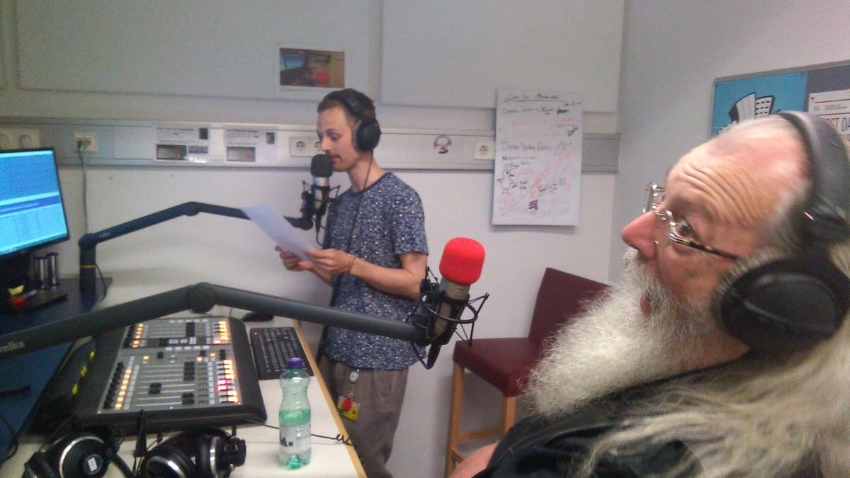 RadioRadieschen's tweet photo. . @artoftheprank ist der Godfather des politischen Prank. In "Campus Leben" spricht er über seine besten Werke und #Ibiza . Jetzt auf Spotify. #Ibizagate #Ibizavideo #StracheVideos #prank https://t.co/xtA4eR27jE