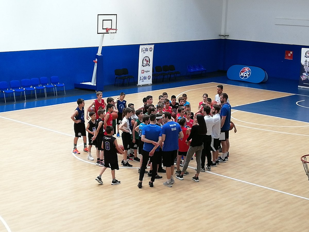 KSSrbije's tweet photo. Bivši NBA as Boštjan Nahbar gost na finalnom danu Junior NBA Srbija 2019!
#kss #JrNBASrbija https://t.co/ZFql4colaX