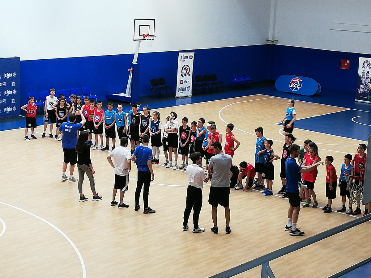 KSSrbije's tweet photo. Bivši NBA as Boštjan Nahbar gost na finalnom danu Junior NBA Srbija 2019!
#kss #JrNBASrbija https://t.co/ZFql4colaX
