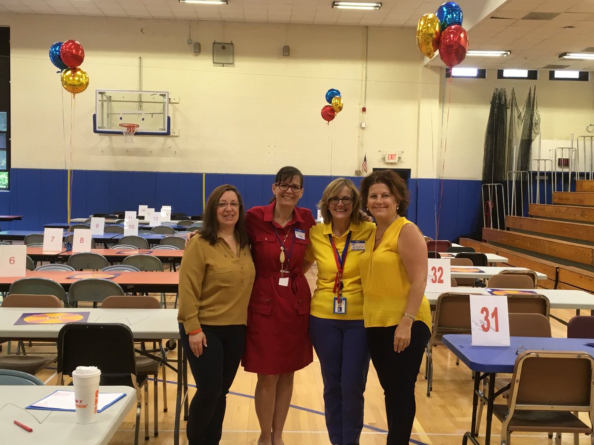 HollyProcida's tweet photo. Getting ready for the Essex County tournament for 24 ⁦@MaryWileyMMS⁩ did SO much work to get ready ❤️💛💙⁦@millburnschools⁩ https://t.co/6vTkidUnMv