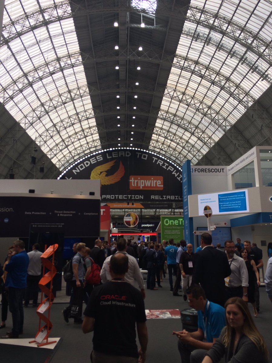 Karan_Sharma11's tweet photo. London Buses.. the @TechDataASUK kind 😎😎😎 #Infosec19 @IBMSecurity @SecuredbySteele https://t.co/mA8hy5e6Qr