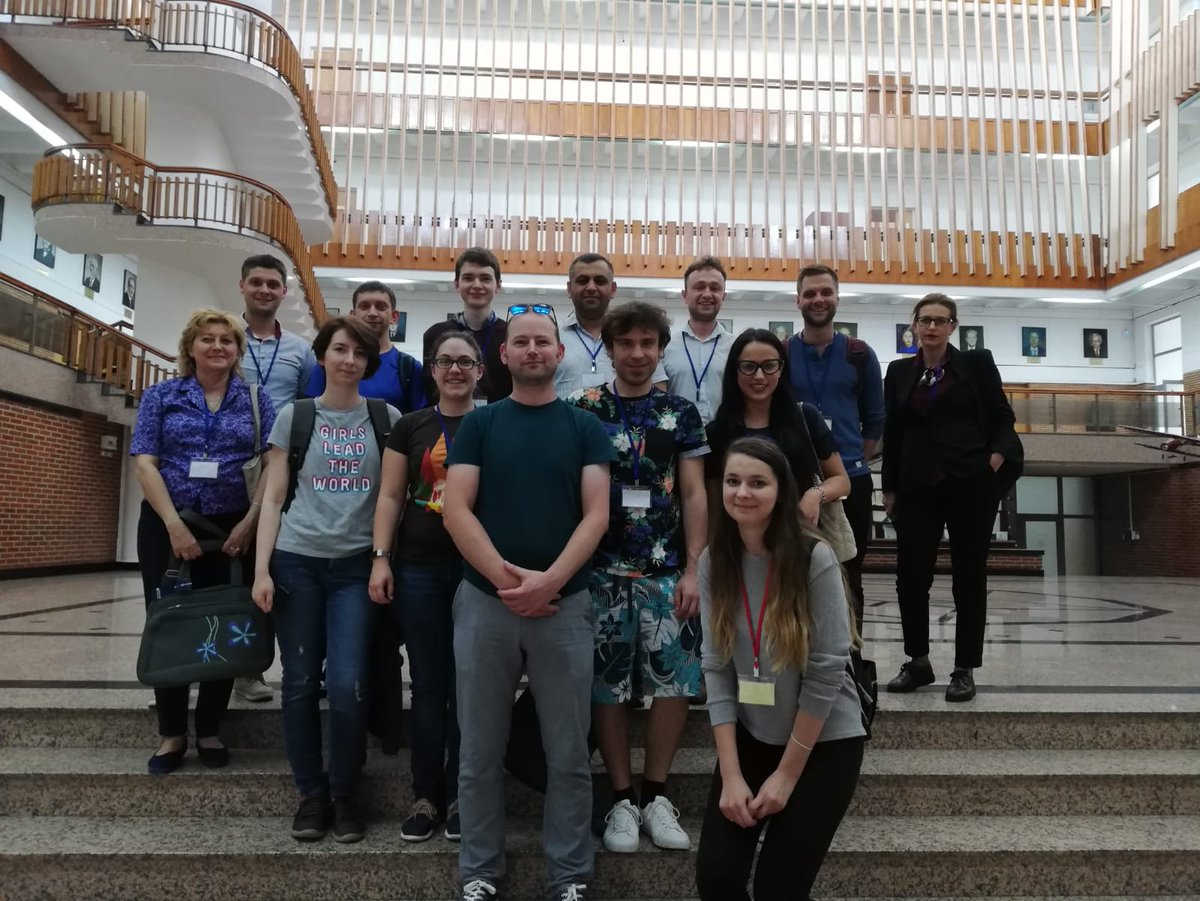 IrinaAKuhne's tweet photo. Start of the practical session of group III and IV @MultiCompCOST: #Raman #spectoscopy #CSSNTSummerSchool #Graphene #scientists4future #STEM #chemistry #physics #optics #lasersarecool @COSTprogramme #nanomaterials https://t.co/ssQdzhAK6P