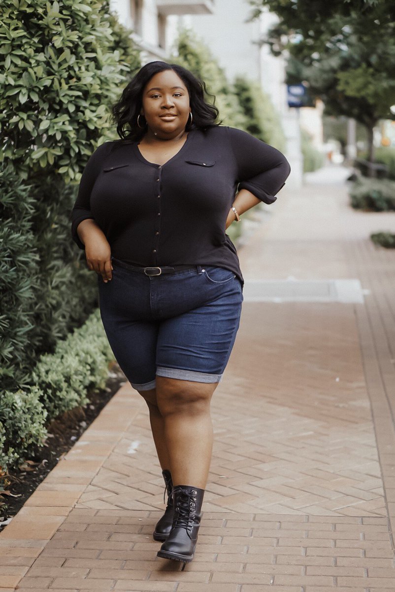 Ashley 🍾 tweet media