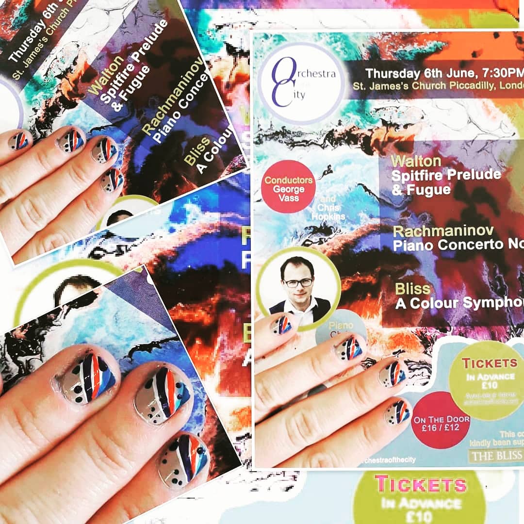 featherflute's tweet photo. #nailart @Orch_ofthe_City #amazingorchestra #superbconductorandsoloist #beautifulrepertoire #3piccolos  #matchingnailstomusicalmovements https://t.co/otdQ0Uq9Lz
