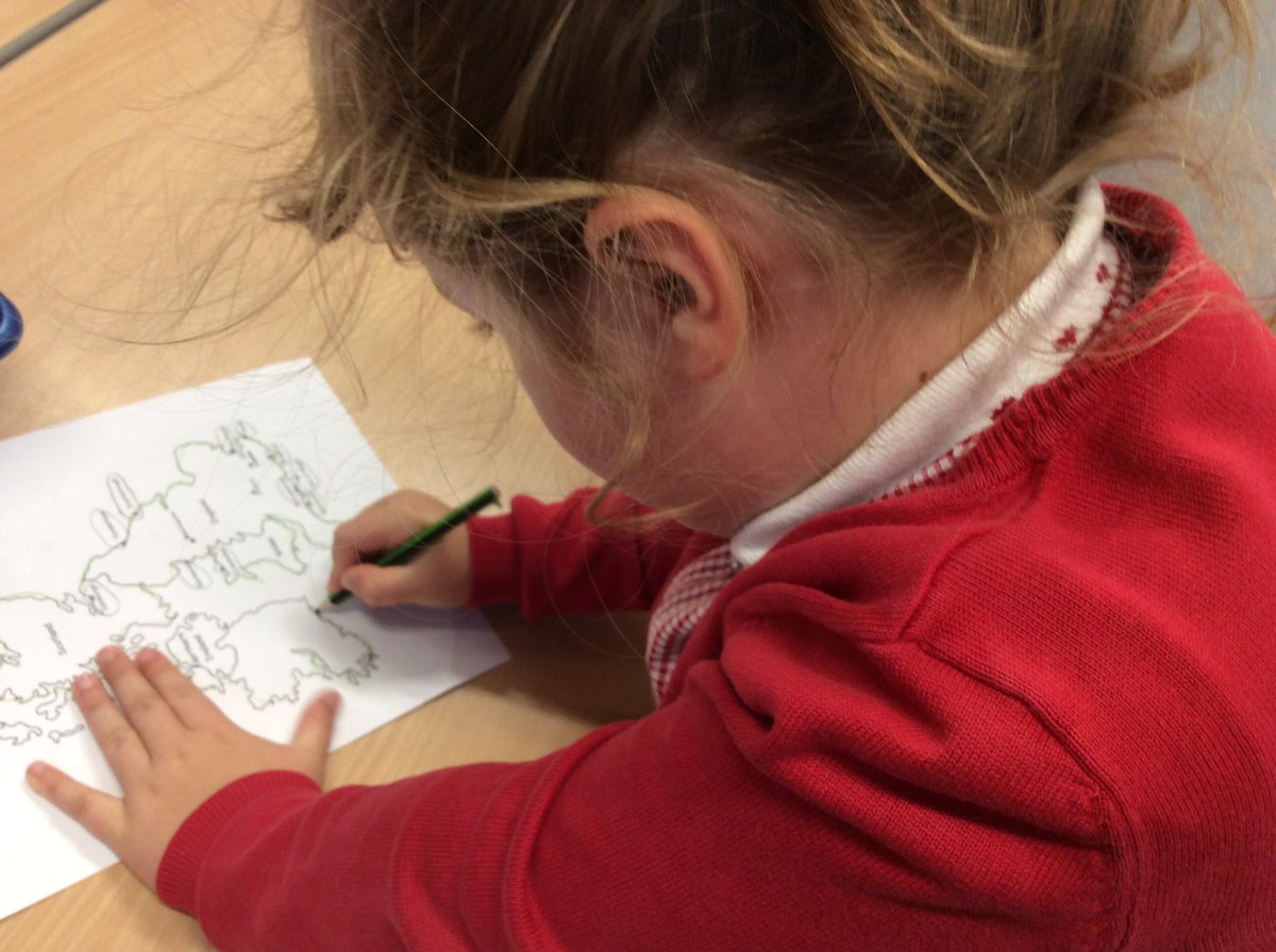 TheEllisY5's tweet photo. We have been identifying seaside towns and talking about where the seaside is. #geographykids #magicmaps #seaside https://t.co/kxmWSyvNJY