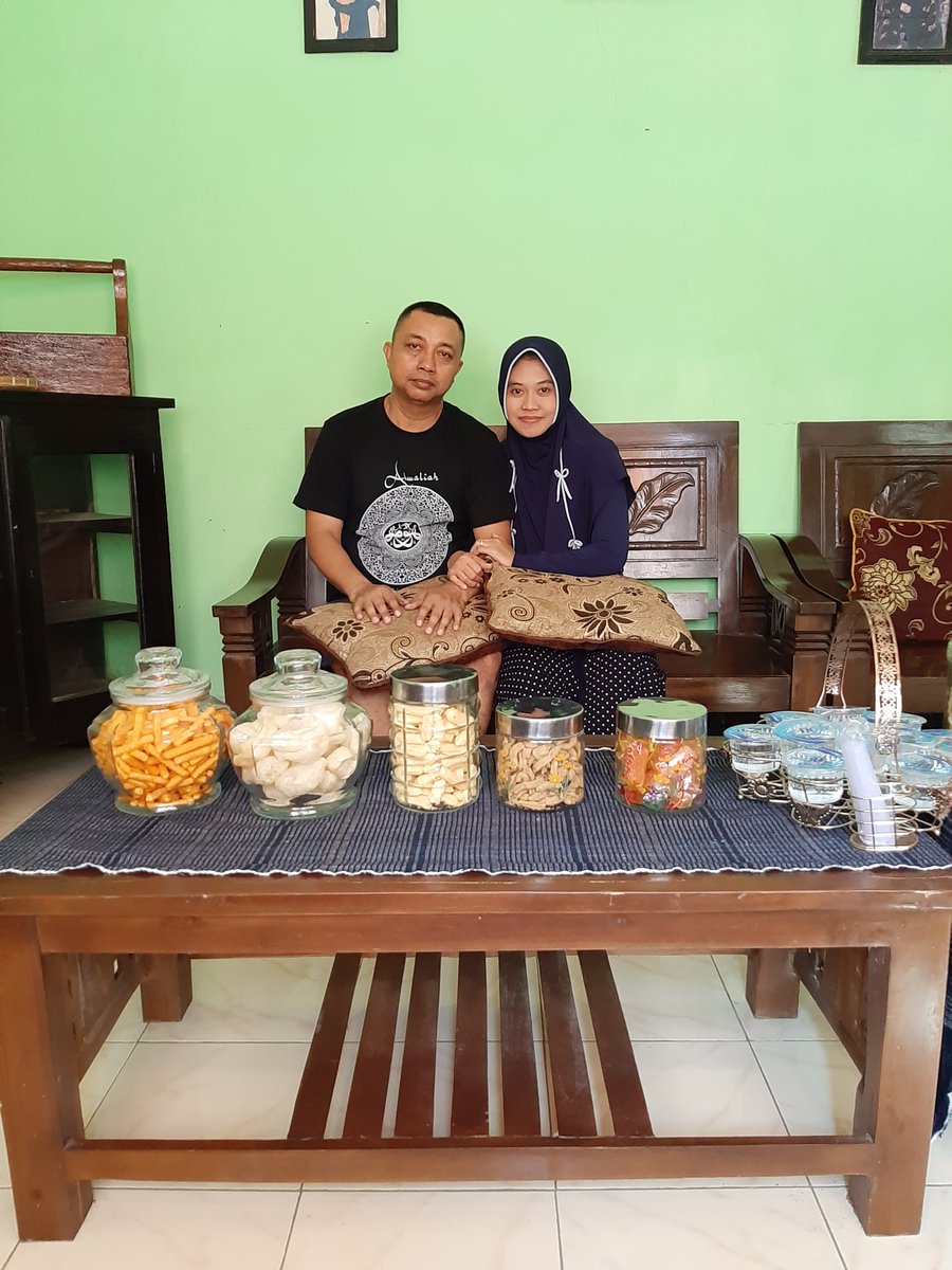 suratmansd's tweet photo. Mengucapkan selamat hari raya Idul Fitri 1440 H. Mohon maaf lahir dan batin. https://t.co/AiV3fhxXFD