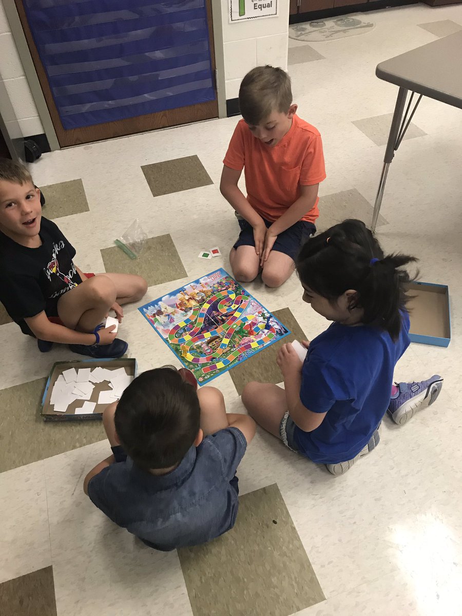 HaliHendricks's tweet photo. Enjoying some friend time on this last day of school. We sure are going to miss each other over the summer. These are bittersweet moments. #RollingintoFirst #oneRCE https://t.co/StlNJuH1RH