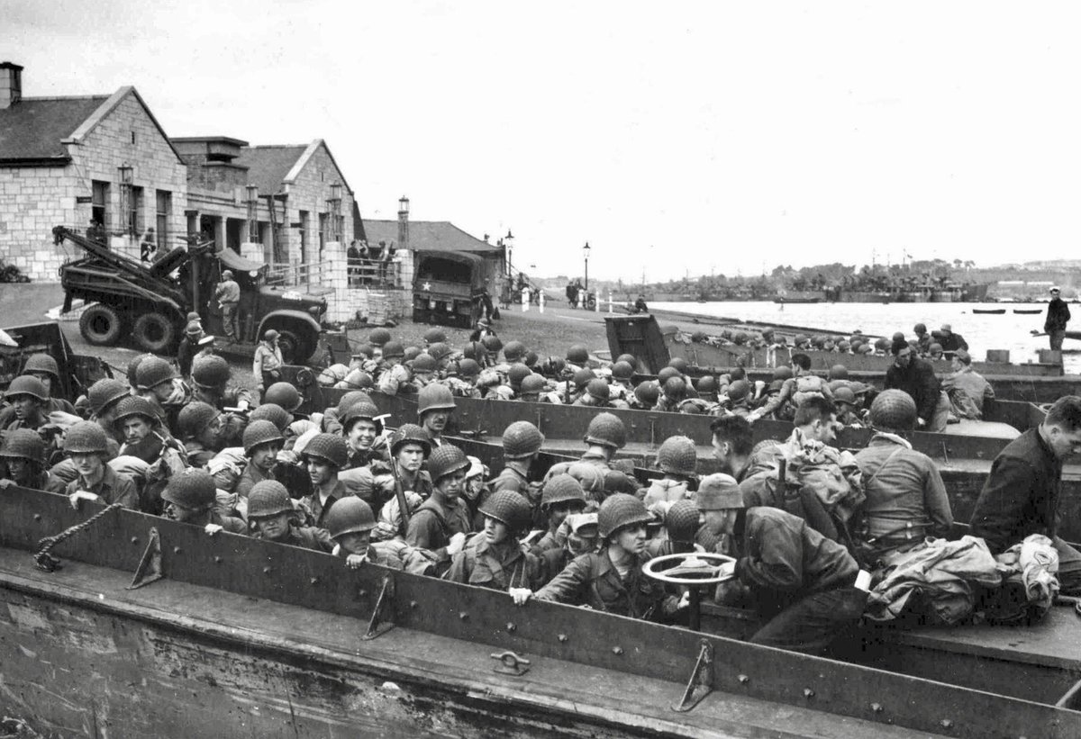 BeschlossDC's tweet photo. D-Day warriors entering the boats to liberate Europe, 75 years ago: https://t.co/2z85yNabyA