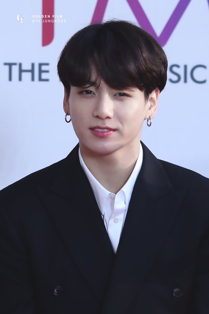 KookRepublic's tweet photo. “Art and love are the same thing: It’s the process of seeing yourself in things that are not you.” 
— Chuck Klosterman

#JUNGKOOK 📷: @goldenfilm_jk 

#MTVLAKPOPBTS #MTVLAFANDOMBTSARMY #MTVLAINSTAGLJUNGKOOK #PremiosMTVMIAW @BTS_twt https://t.co/ilQgMzQoWJ