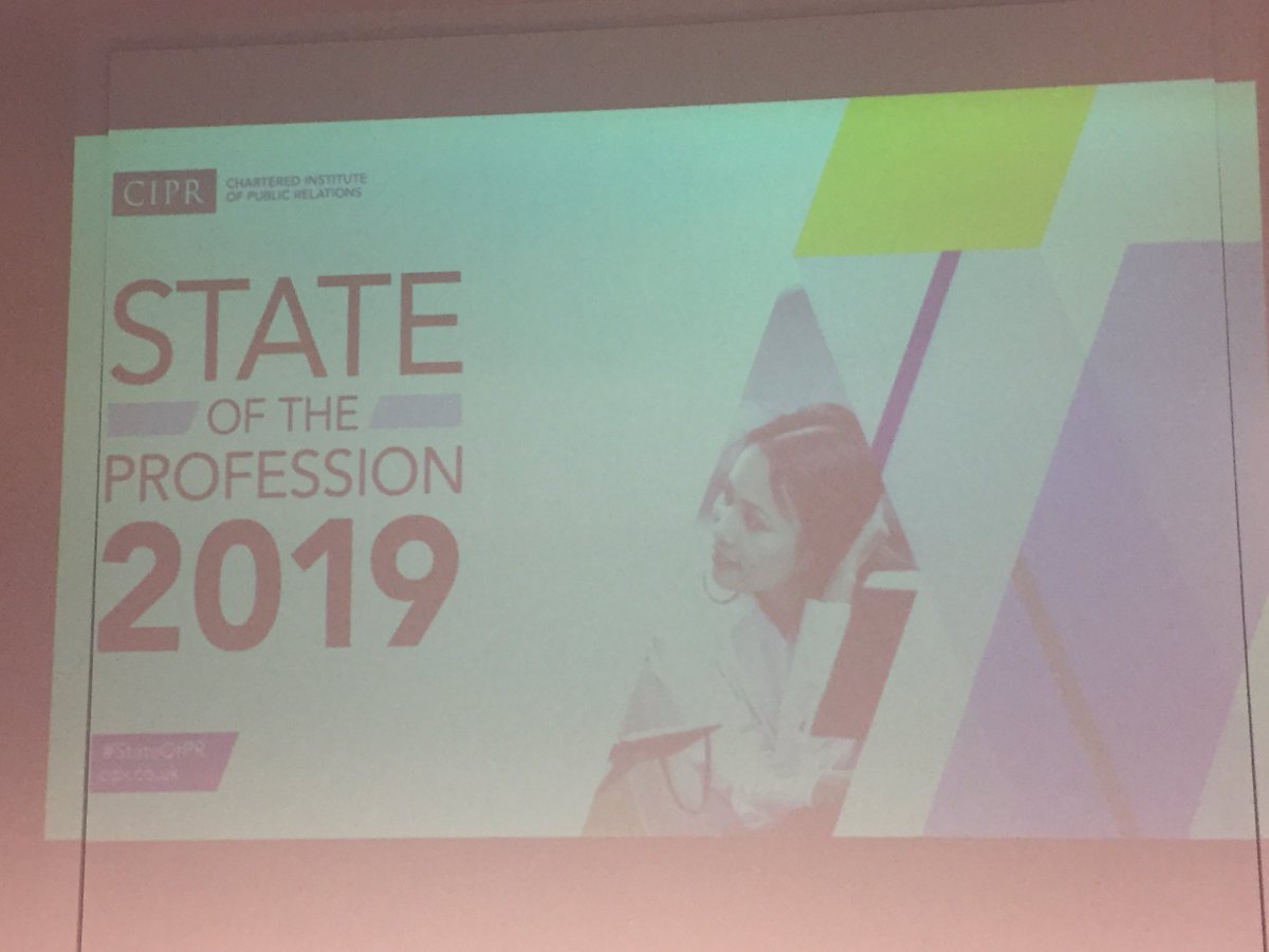 Alastair McCapra, foi o orador desta manhã na Conferência ‘Challenges of AI in Public Relations’. CEO do Chartered Institute of Public Relations, abordou  os grandes desafios que a nossa profissão enfrenta a curto, médio e longo prazo!! Excelente!