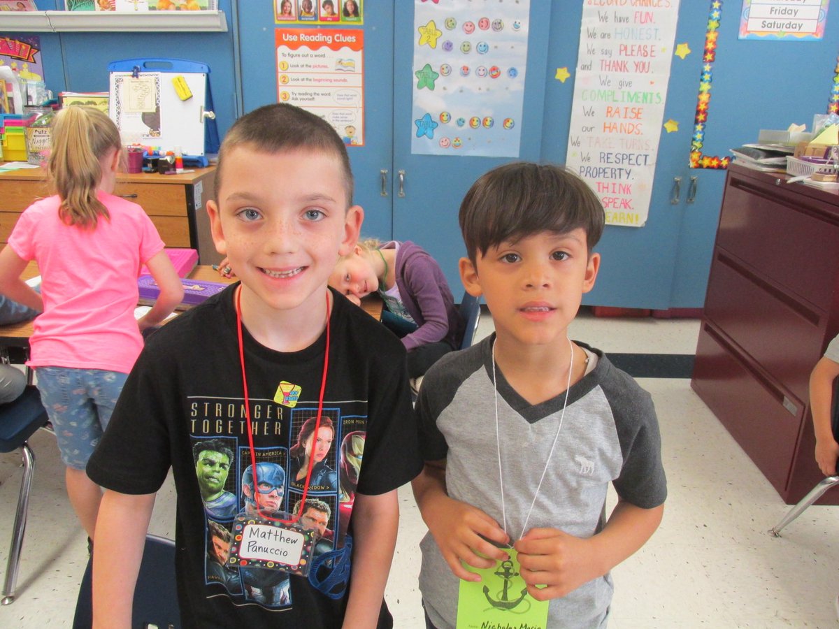 LucilleMcAssey's tweet photo. Yesterday was Orientation Day for our 2019 incoming first graders! The bus with Kindergarten Ss from the Magical School #6 arrived at 10:00 a.m. for an hour of fun with School 8 buddies. #BuddyFun @OSchoolsPR https://t.co/sw1Iolkoya