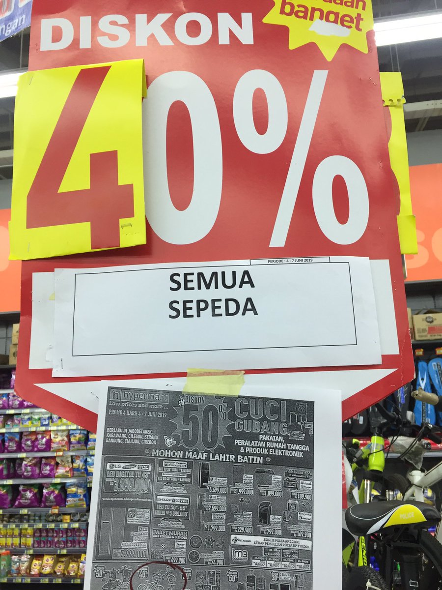 Just_AL1's tweet photo. @hypermart_ho mau jebak pelanggan ya!!! Katanya disc 40% semua sepeda, pas saya mau ambil, malah harganya lebih mahal dr yg tertera!!!! Tolong jelaskan!! Ganti rugi ongkos saya dr rumah ke hypermart puri jakarta barat klw begini caranya!!! https://t.co/ng0xFZ5yC3
