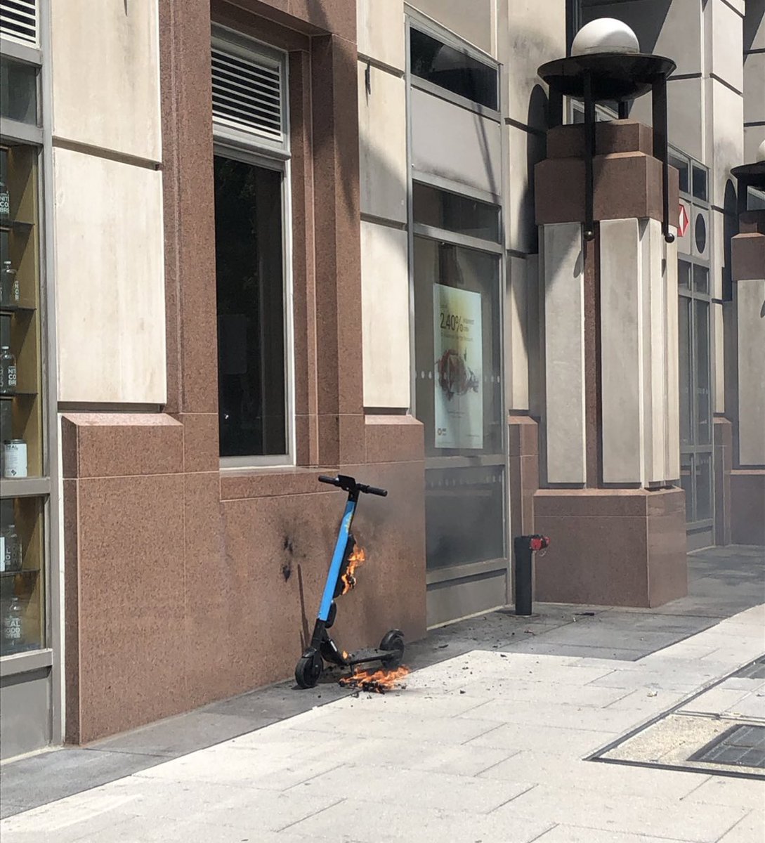 skrejriteni's tweet photo. After a boom in popularity, one electric scooter provider has pulled their scooters off San Francisco streets until the company can get to the bottom of what caused one to catch fire last week. https://t.co/5vuubg2FYM https://t.co/dspgGErTpS