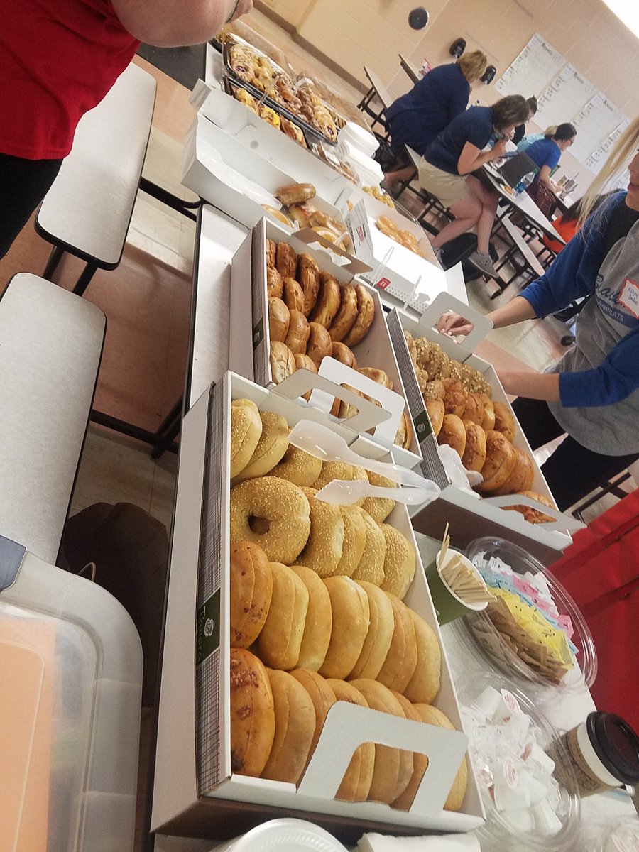 MelanieShedd's tweet image. Excited to be at @EdcampStCharles this morning!!  Now to decide what to talk about today!!  #twofeetrule #collaboration #printeachersonfire